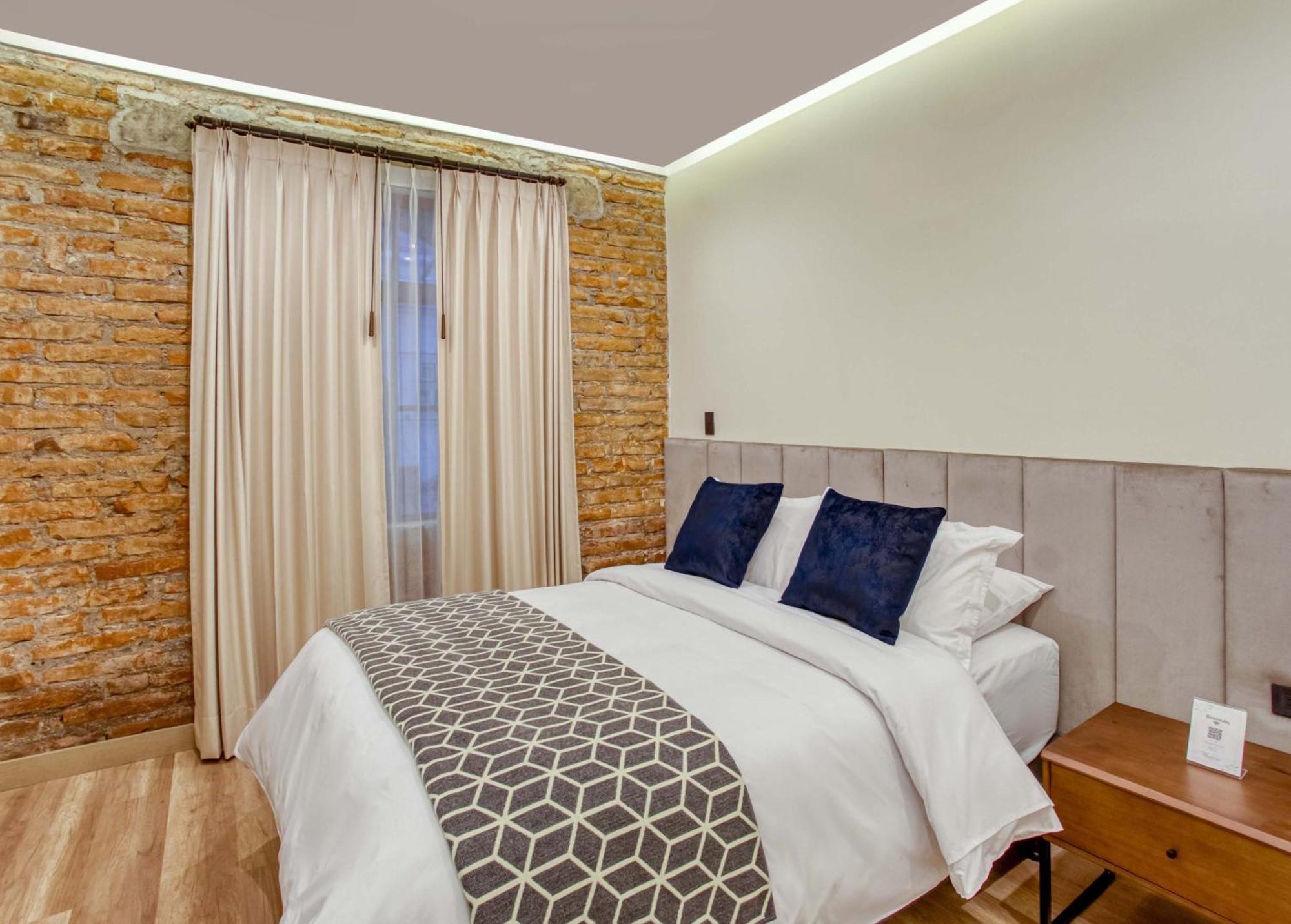 Wanderlot - Hotel Plaza Central Riobamba Extérieur photo